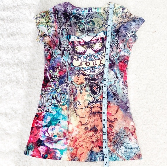 Hot Tees V-Neck Butterfly Print Tee NWOT - Picture 3 of 5